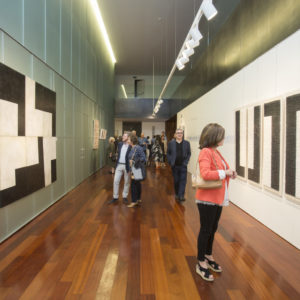 Vista panorámica de la exposición Colección Bassat. Arte Contemporáneo. Lienzo Norte, Ávila 6