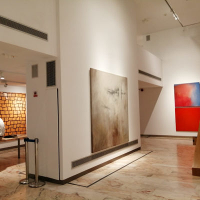 Vista panorámica de la exposiciónColección Bassat de la Nau Gaudí de Mataró en Fundación Cajasol, Andalucía 1