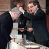 Luis recibiendo la Creu de Sant Jordi de Manos del presidente Artur Mas
